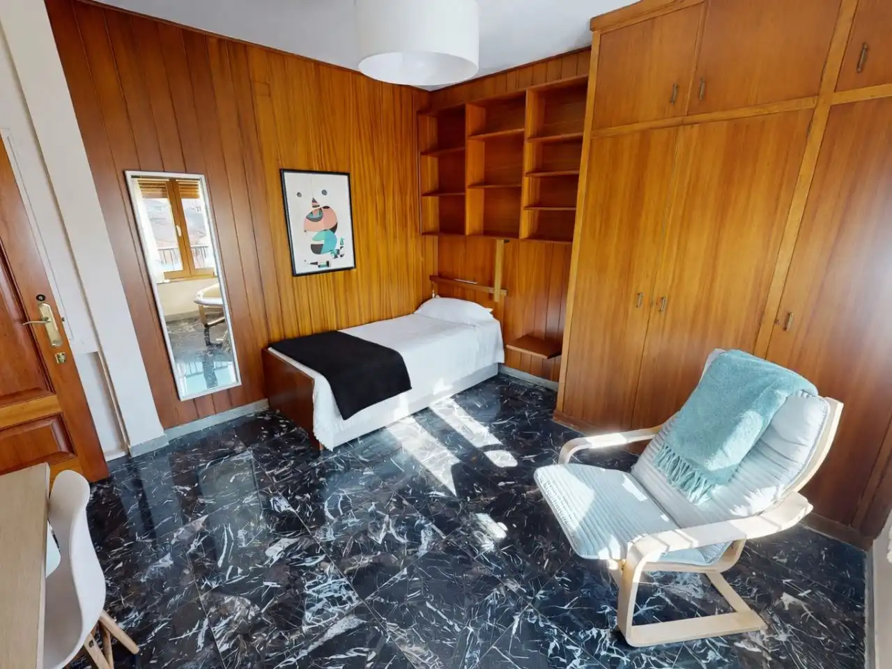 Room in Avenida Espolón, 2, Centro Room in Avenida Espolón, 2, Centro
