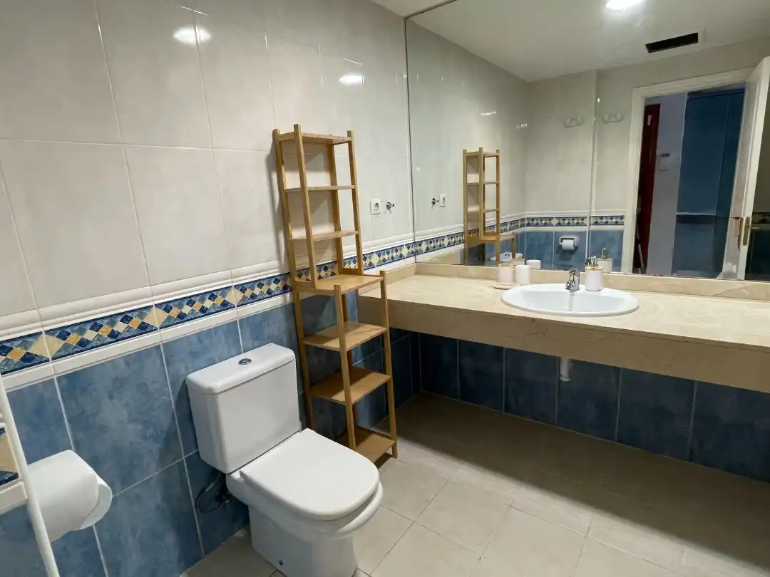 Apartamento de alquiler en Calle Pedro y Guy Vandaele, 19, Corralejo Baño de Apartamento de alquiler en La Oliva con Aire acondicionado, Jardín privado y Terraza