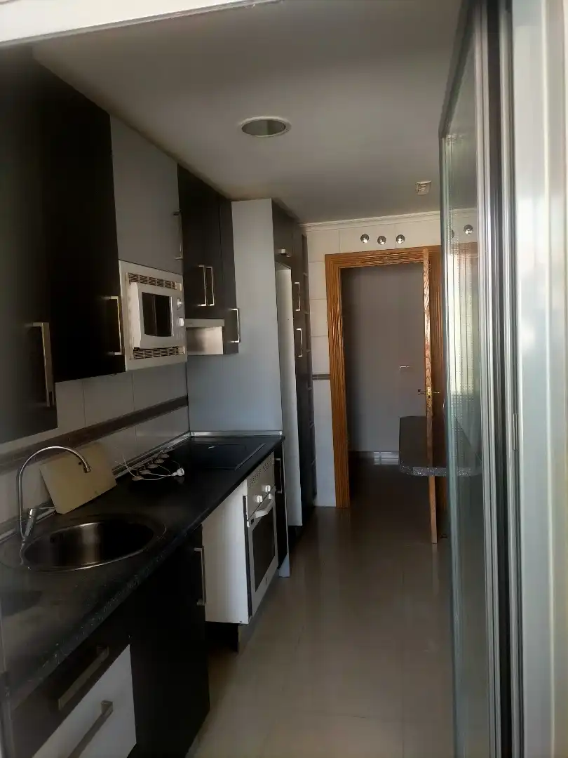 Flat for rent in Calle Ajates, 30, La Encarnación Kitchen of Flat for rent in Ávila with Heating, Parquet flooring and Terrace