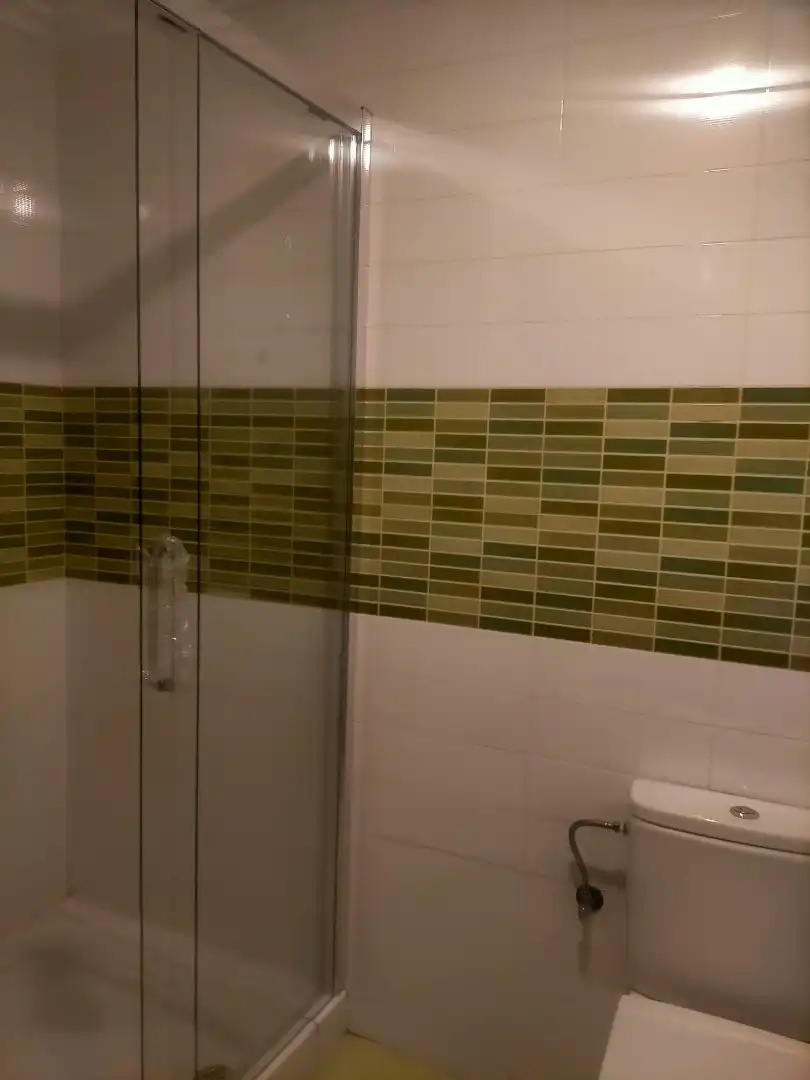 Flat for rent in Calle Ajates, 30, La Encarnación Bathroom of Flat for rent in Ávila with Heating, Parquet flooring and Terrace