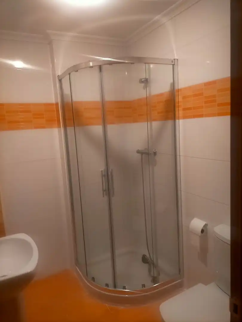 Flat for rent in Calle Ajates, 30, La Encarnación Bathroom of Flat for rent in Ávila with Heating, Parquet flooring and Terrace