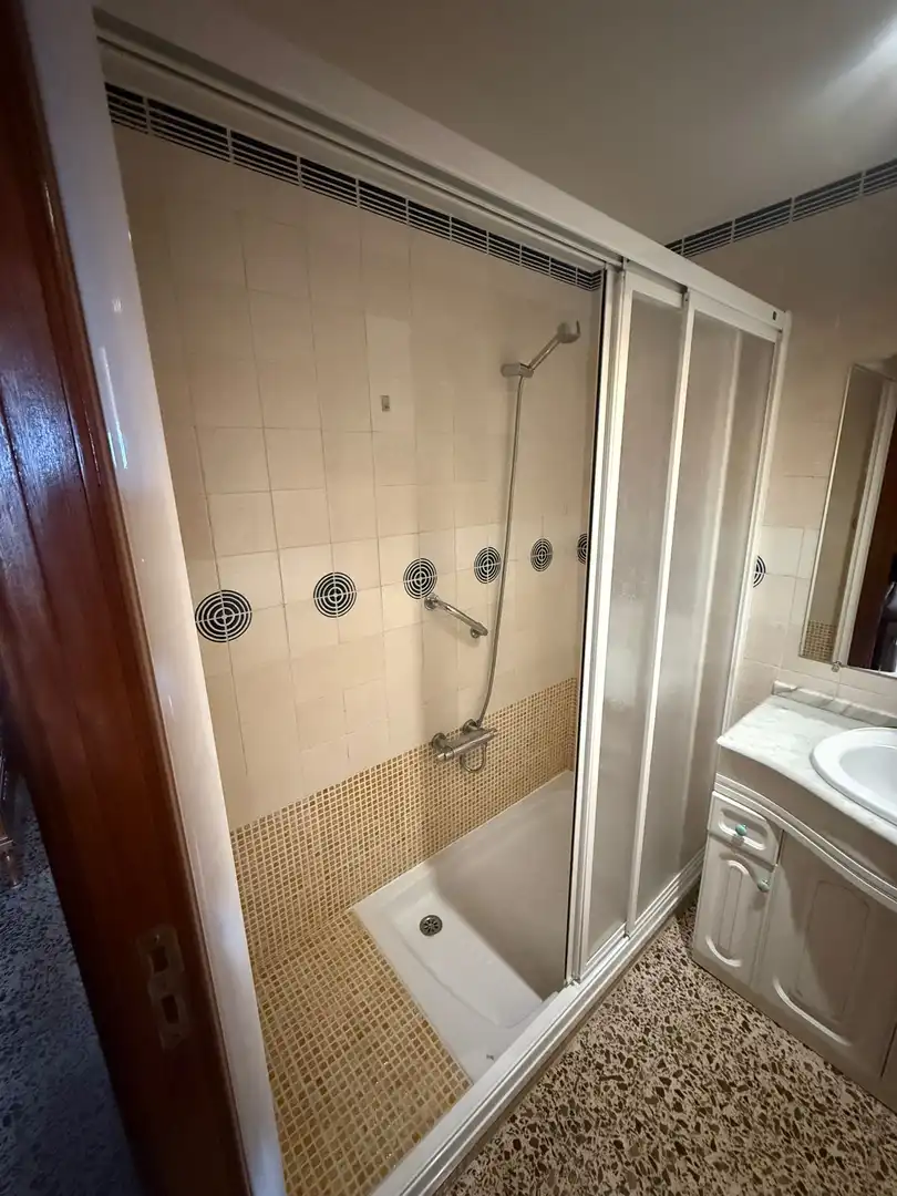 Flat for rent in Calle Río Retamosillo, 9, Santa María de Benquerencia Bathroom of Flat for rent in Toledo with Heating, Terrace and Furnished