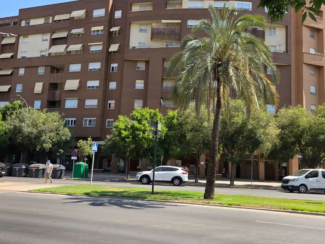 Wohnung zur Miete in Avenida Sinforiano Madroñero, 14, Badajoz Capital Außenansicht von Wohnung zur Miete in Badajoz Capital mit Klimaanlage und Terrasse