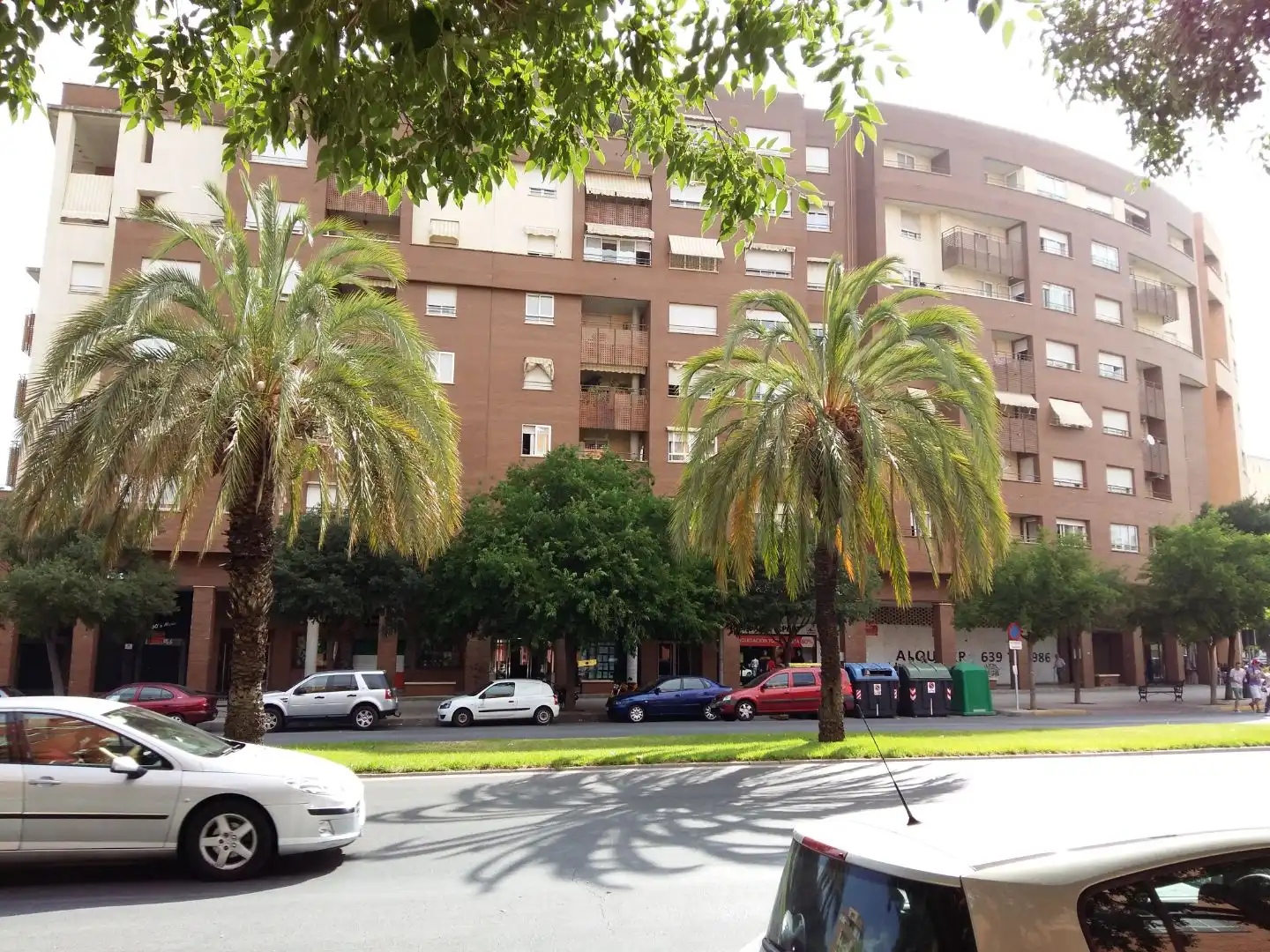 Wohnung zur Miete in Avenida Sinforiano Madroñero, 14, Badajoz Capital Außenansicht von Wohnung zur Miete in Badajoz Capital mit Klimaanlage und Terrasse