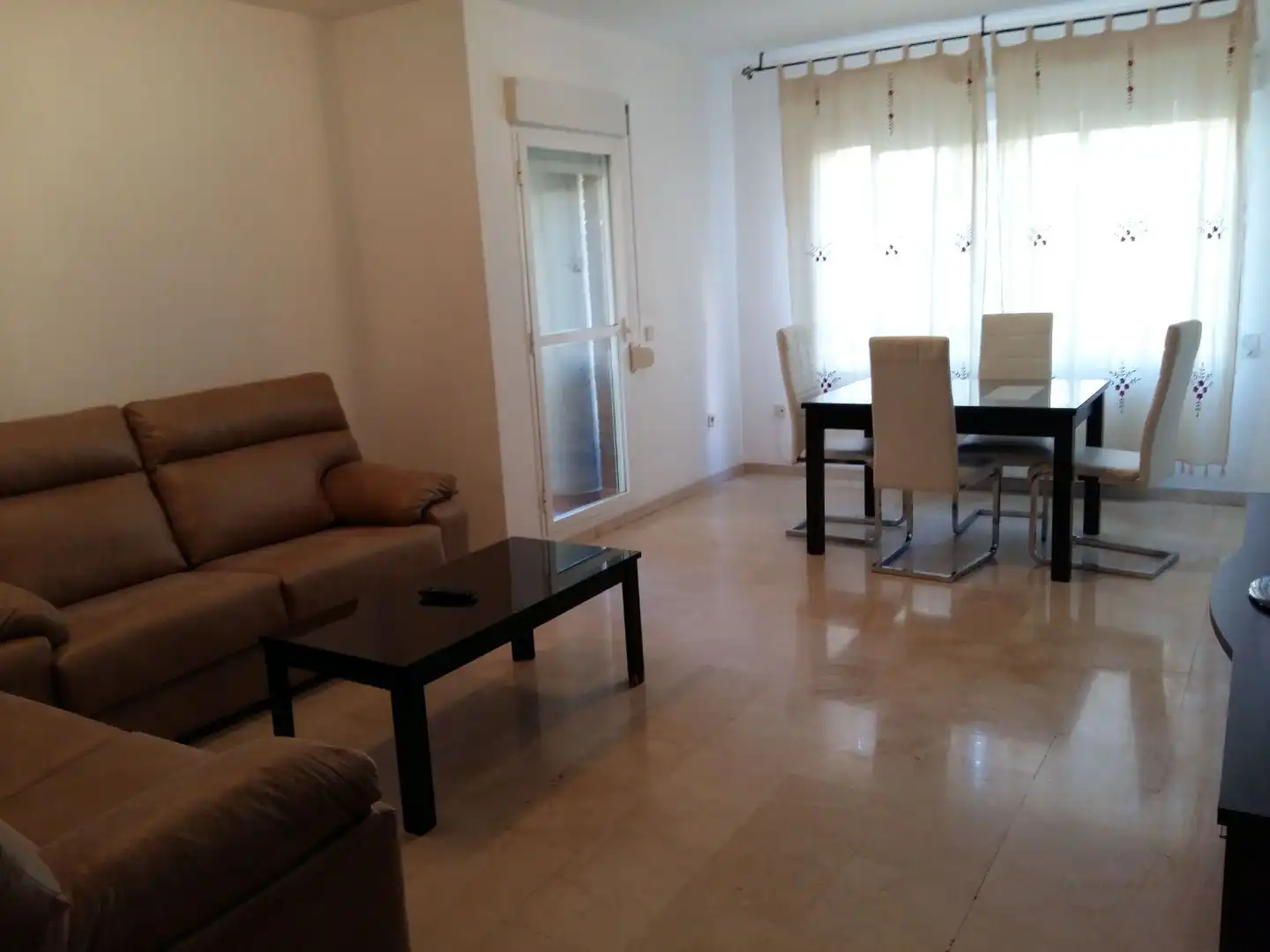 Wohnung zur Miete in Avenida Sinforiano Madroñero, 14, Badajoz Capital Wohnzimmer von Wohnung zur Miete in Badajoz Capital mit Klimaanlage und Terrasse