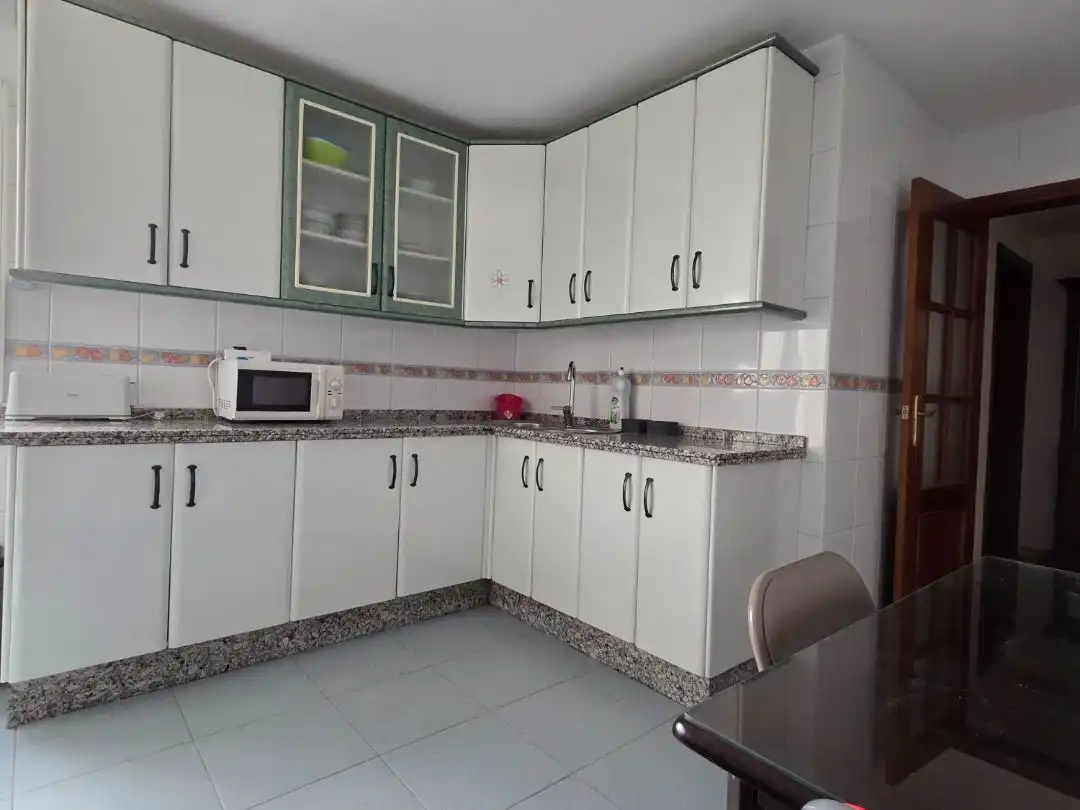 Wohnung zur Miete in Avenida Sinforiano Madroñero, 14, Badajoz Capital Küche von Wohnung zur Miete in Badajoz Capital mit Klimaanlage und Terrasse