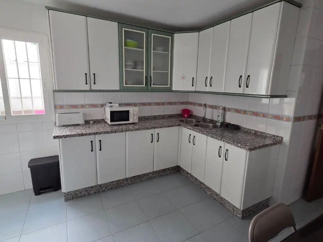 Wohnung zur Miete in Avenida Sinforiano Madroñero, 14, Badajoz Capital Küche von Wohnung zur Miete in Badajoz Capital mit Klimaanlage und Terrasse
