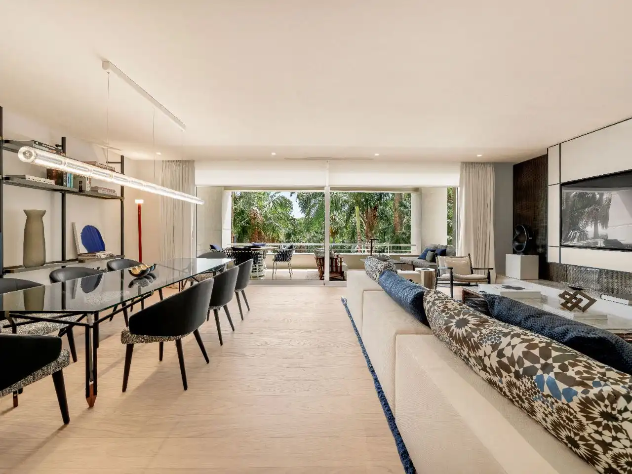 Living room of Flat for sale in Marbella  with Air Conditioner, Heating and Parquet flooring