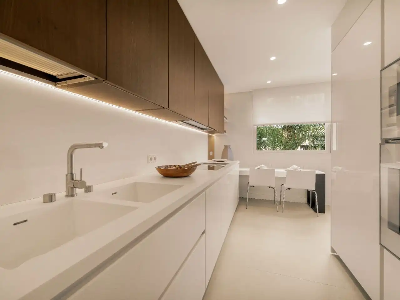Kitchen of Flat for sale in Marbella  with Air Conditioner, Heating and Parquet flooring