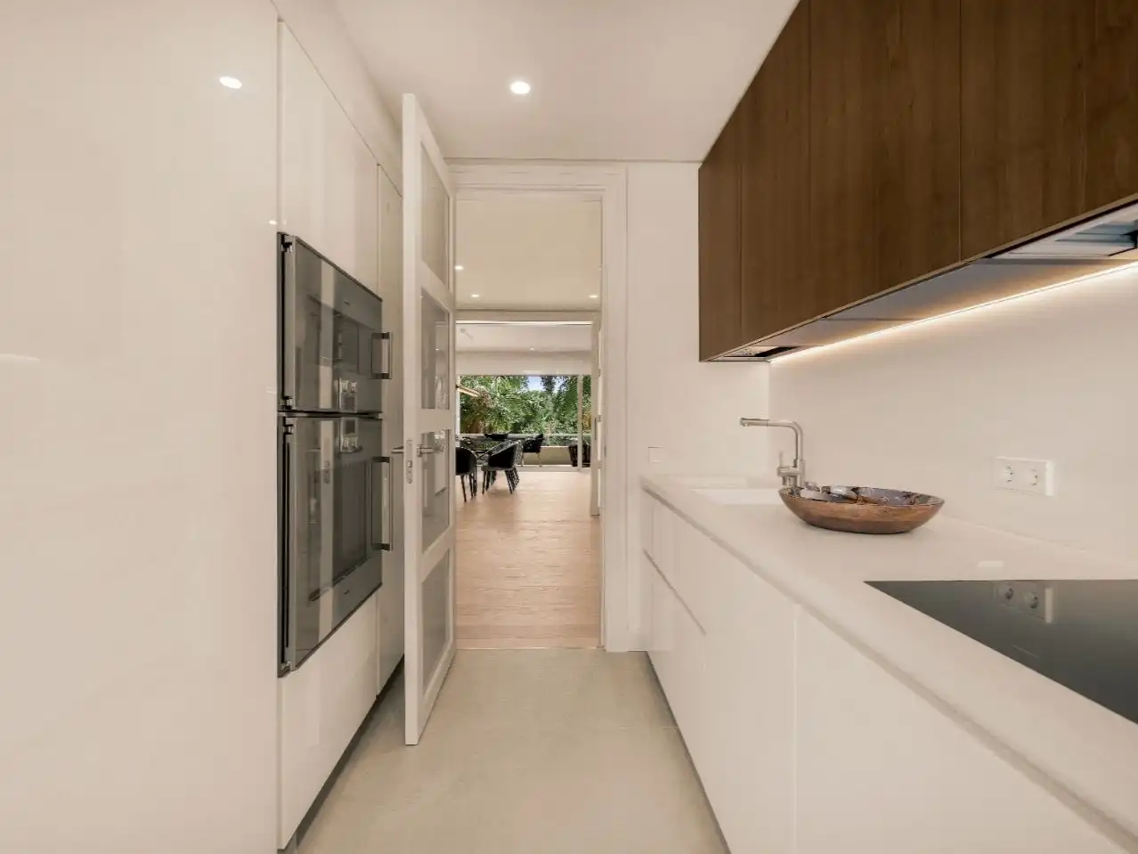 Kitchen of Flat for sale in Marbella  with Air Conditioner, Heating and Parquet flooring