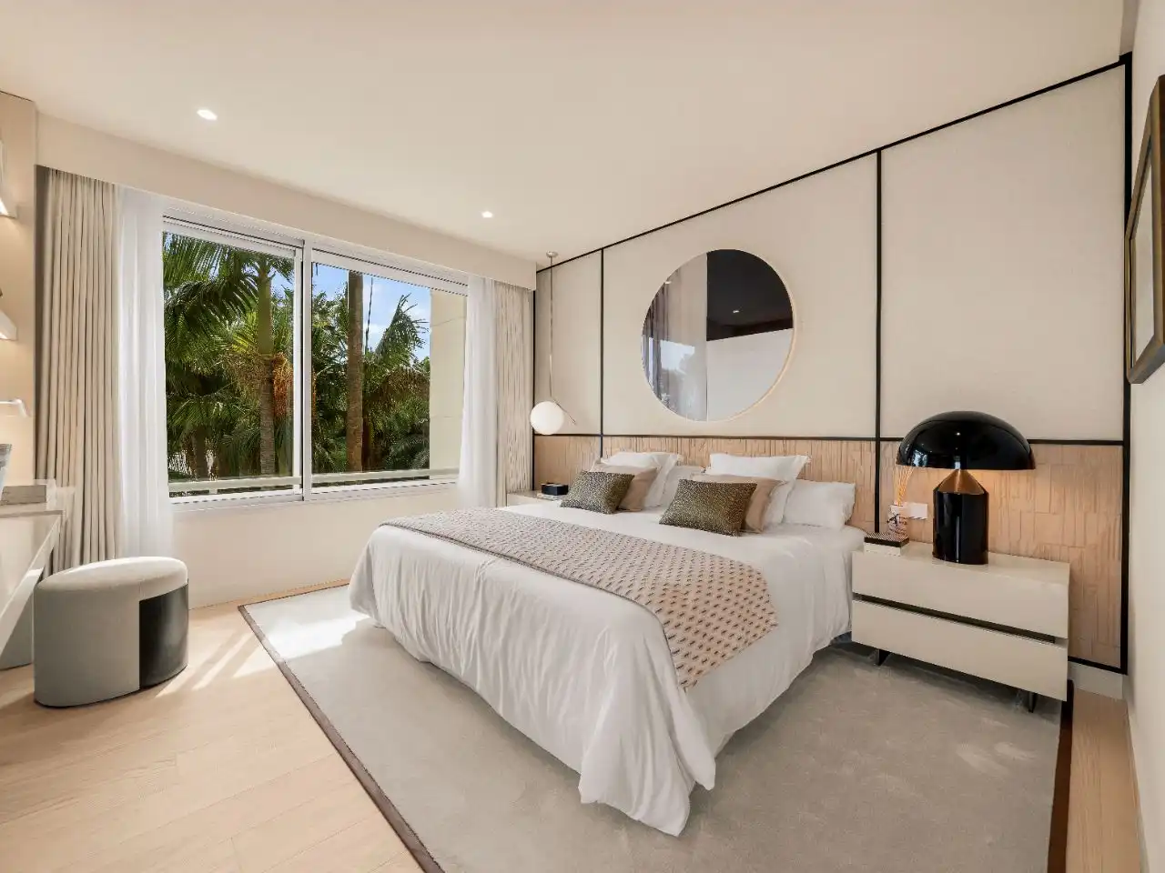 Bedroom of Flat for sale in Marbella  with Air Conditioner, Heating and Parquet flooring