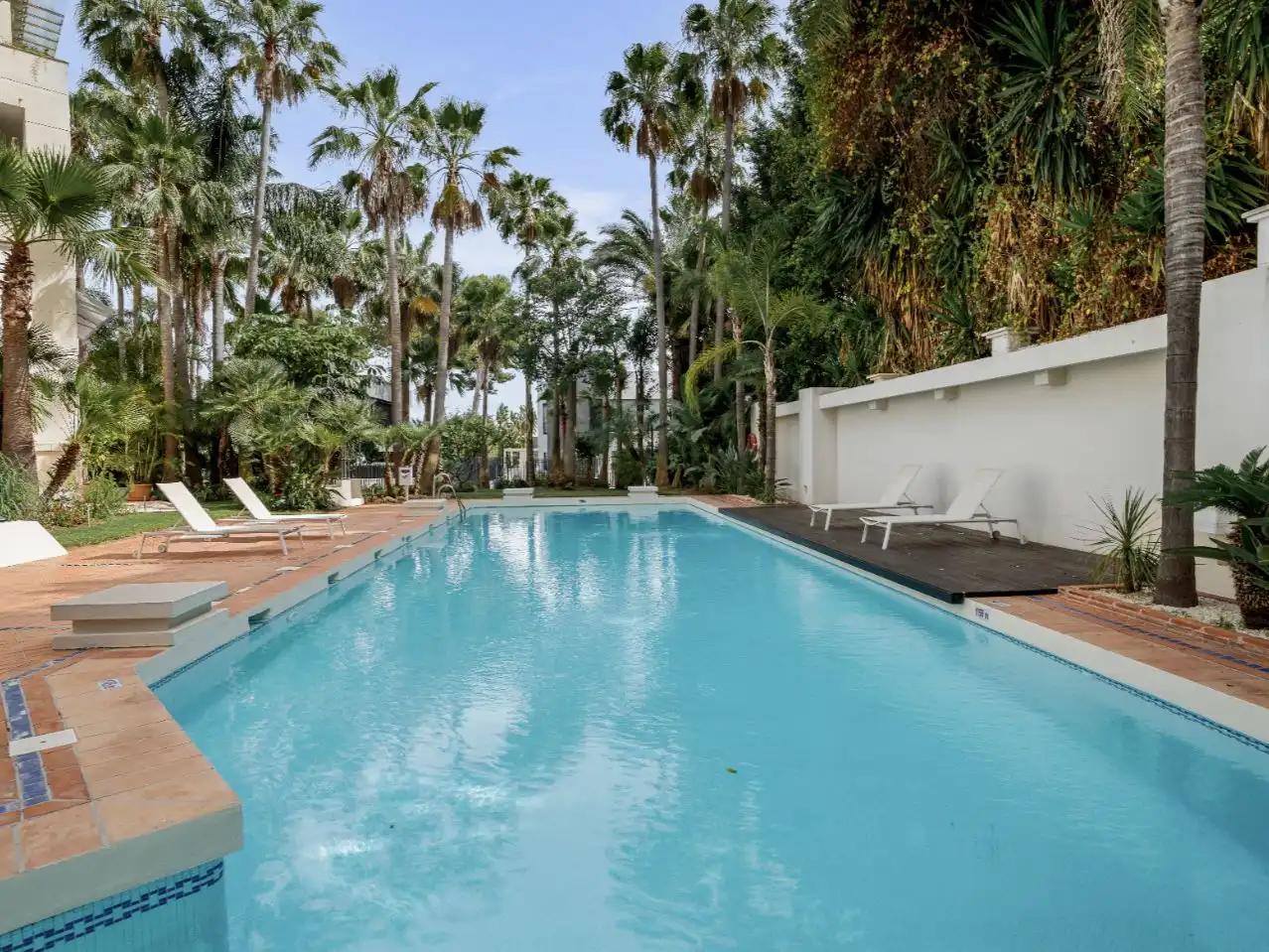 Swimming pool of Flat for sale in Marbella  with Air Conditioner, Heating and Parquet flooring