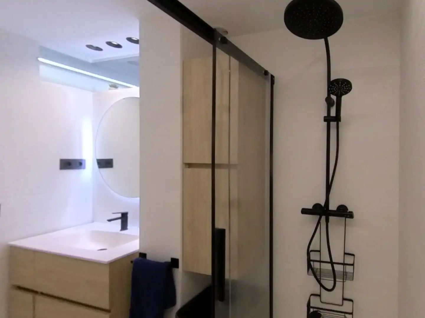 Piso de alquiler en Calle de La Alcarria, 19, Zarzaquemada Baño de Piso de alquiler en Leganés con Aire acondicionado, Calefacción y Amueblado