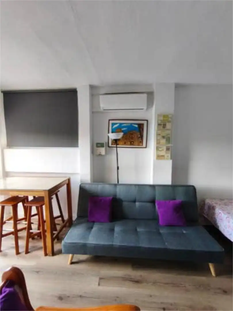 Apartamento de alquiler en Calahonda - Carchuna Sala de estar de Apartamento de alquiler en Motril con Jardín privado, Piscina y Amueblado