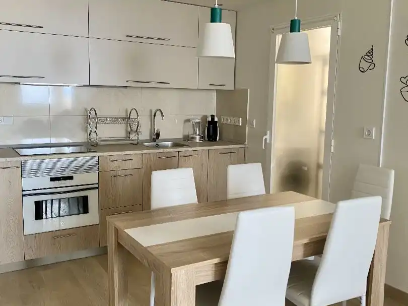 Piso de alquiler en Calle de Viena, 1, Rincón Alto Cocina de Piso de alquiler en Benidorm con Aire acondicionado, Terraza y Piscina