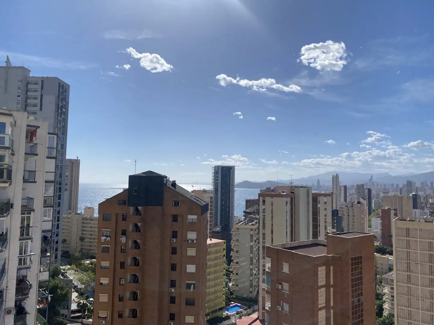 Piso de alquiler en Calle de Viena, 1, Rincón Alto Vista exterior de Piso de alquiler en Benidorm con Aire acondicionado, Terraza y Piscina