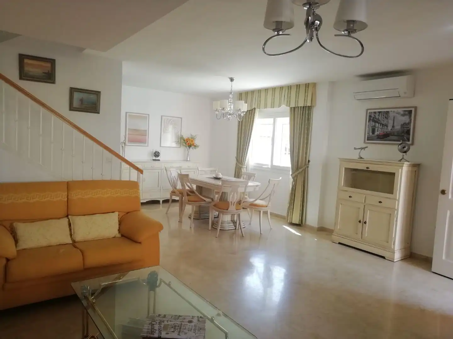 Casa o chalet de alquiler en El Tomillar Comedor de Casa o chalet de alquiler en Vélez-Málaga con Aire acondicionado, Calefacción y Trastero