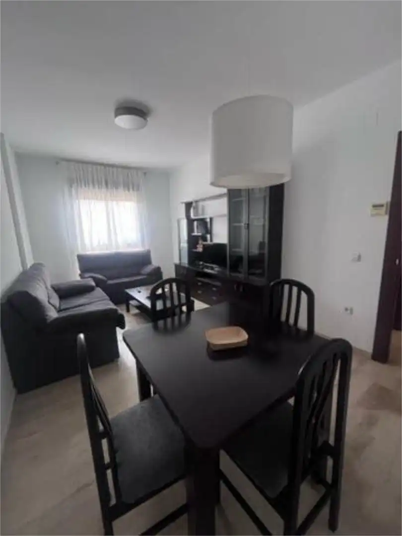 Apartament de lloguer a Zona Hospital Sala d'estar de Apartament de lloguer en Linares amb Calefacció i Moblat