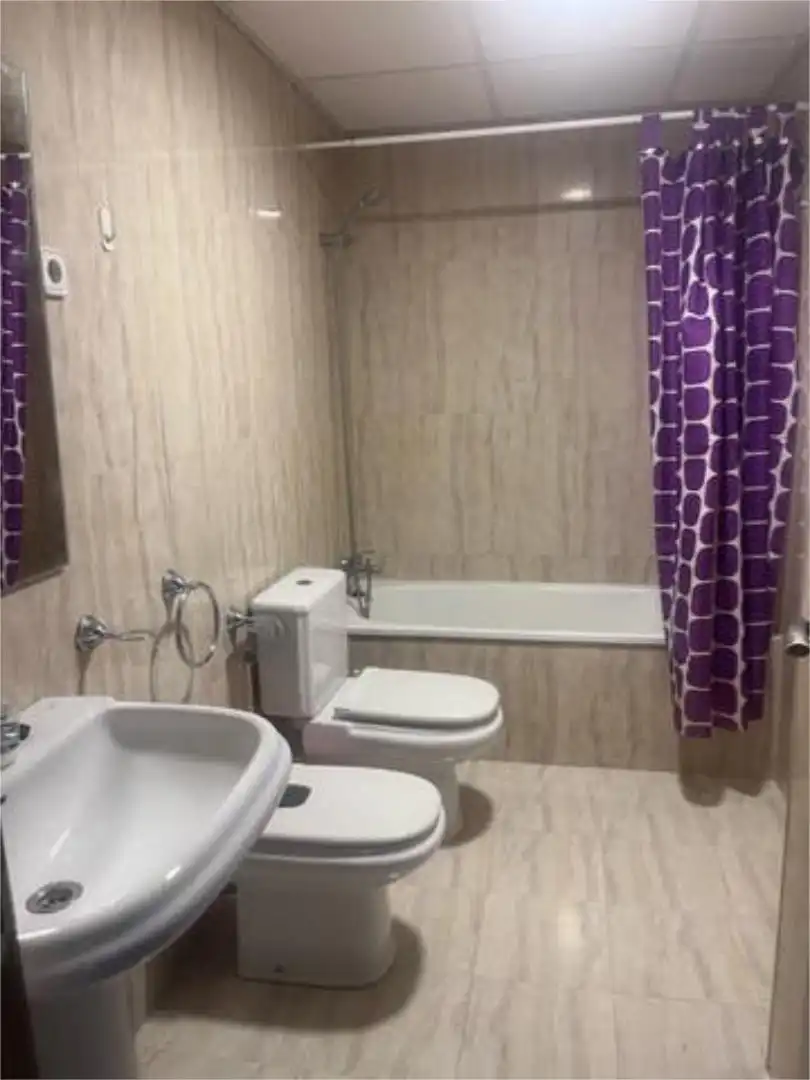 Apartament de lloguer a Zona Hospital Bany de Apartament de lloguer en Linares amb Calefacció i Moblat