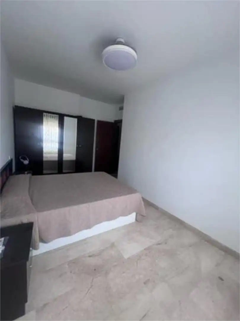 Apartament de lloguer a Zona Hospital Dormitori de Apartament de lloguer en Linares amb Calefacció i Moblat