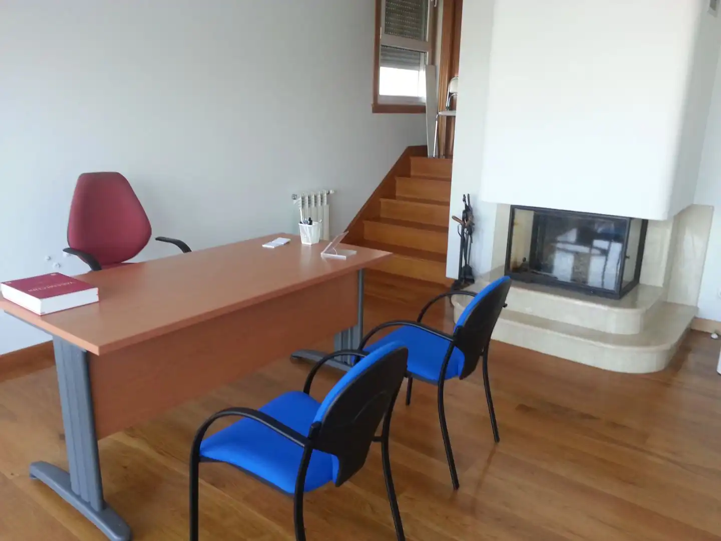 Casa adosada de alquiler en A Coruña Capital  con Calefacción, Parquet y Terraza