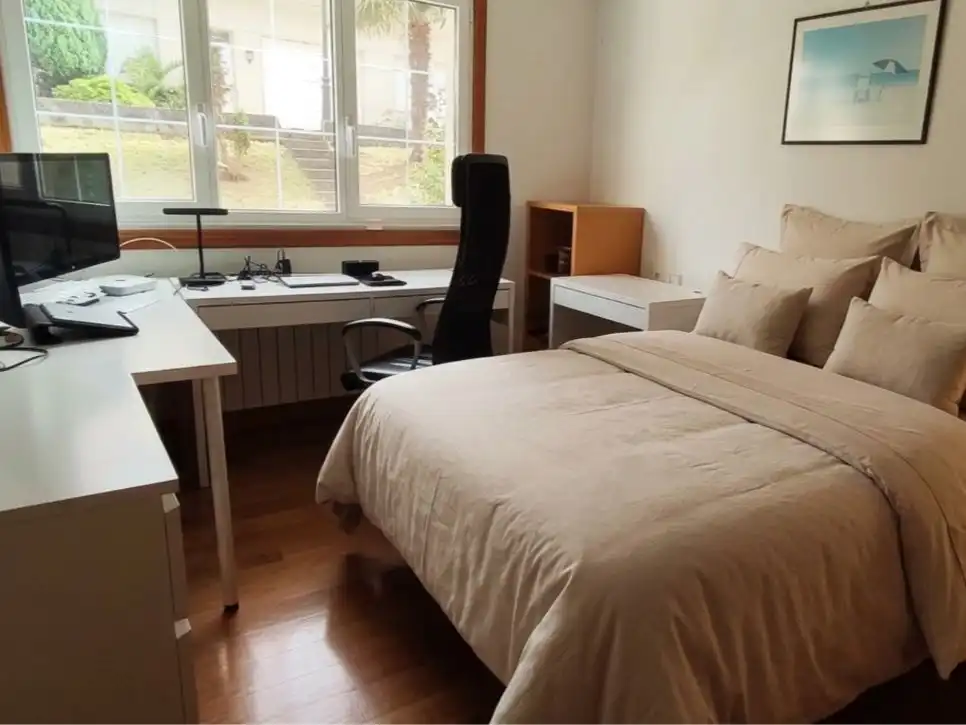 Habitación de Casa adosada de alquiler en A Coruña Capital  con Calefacción, Parquet y Terraza