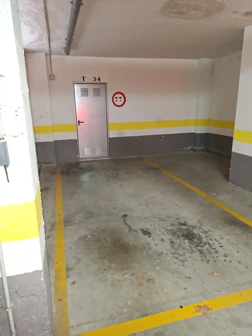 Pis en venda a Calle Manuel Bermejo Hernández, 2, Oeste Aparcament de Pis en venda en Mérida amb Aire condicionat, Calefacció i Jardí privat