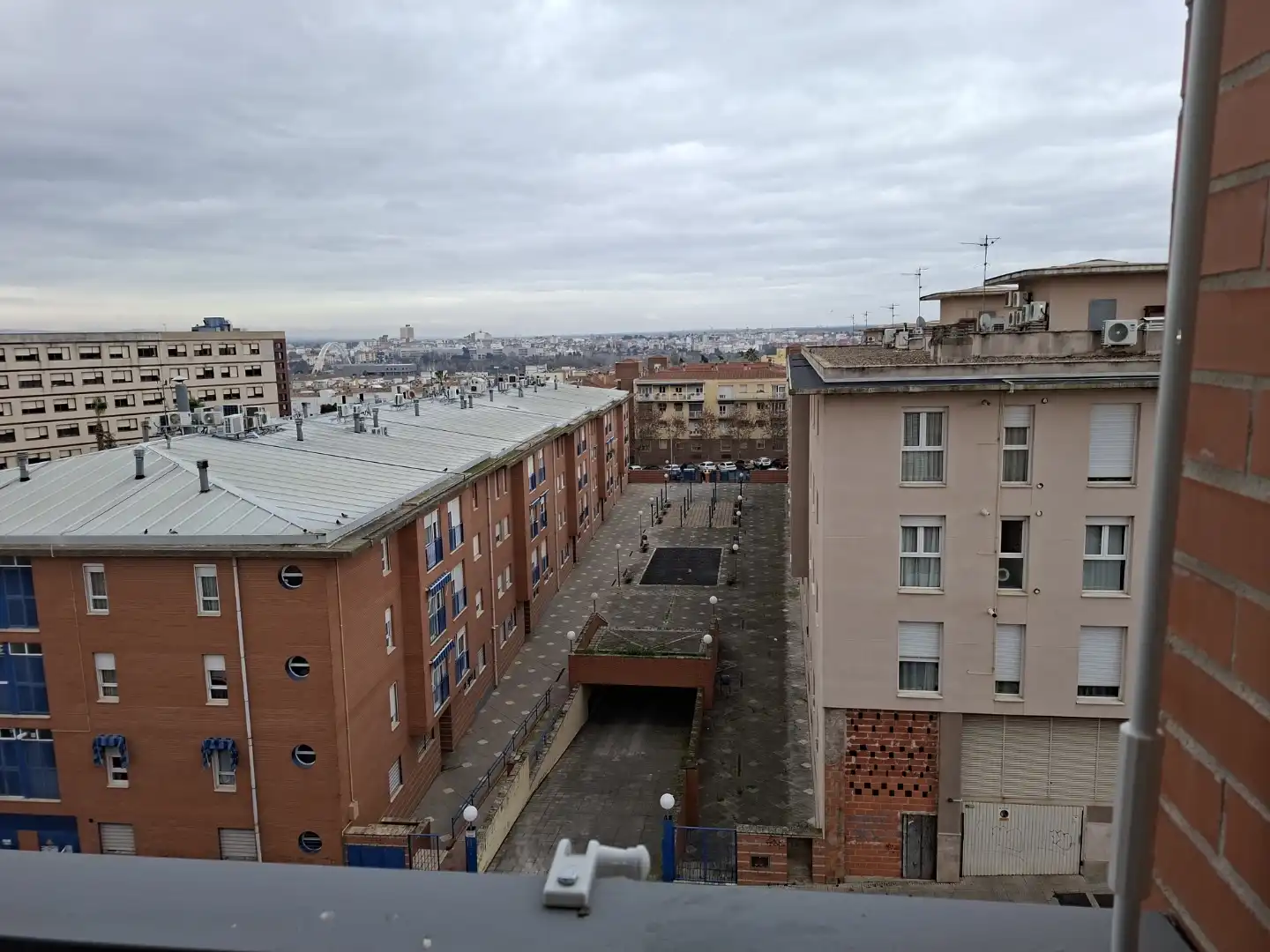 Pis en venda a Calle Manuel Bermejo Hernández, 2, Oeste Vista exterior de Pis en venda en Mérida amb Aire condicionat, Calefacció i Jardí privat