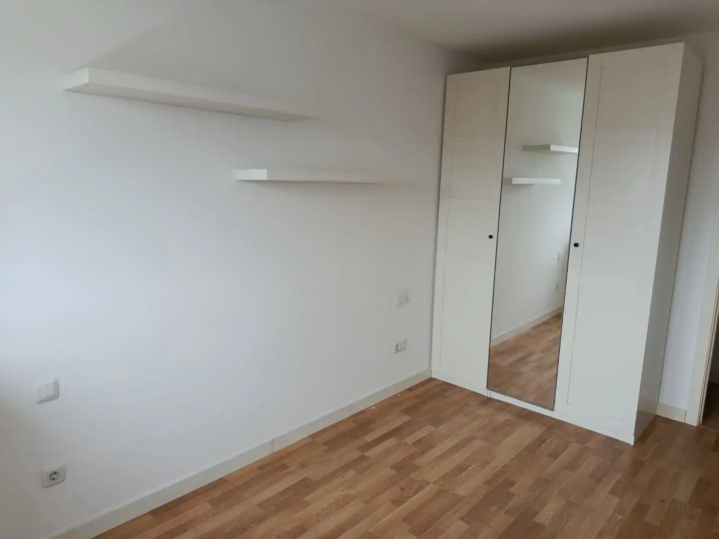 Piso en venta en Valdredo, 9, El Carbayedo - El Quirinal Habitación de Piso en venta en Avilés con Calefacción y Trastero