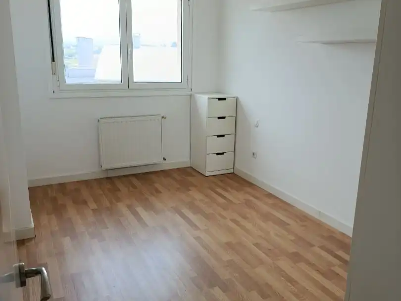 Piso en venta en Valdredo, 9, El Carbayedo - El Quirinal Habitación de Piso en venta en Avilés con Calefacción y Trastero