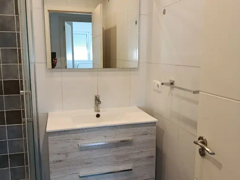 Piso en venta en Valdredo, 9, El Carbayedo - El Quirinal Baño de Piso en venta en Avilés con Calefacción y Trastero