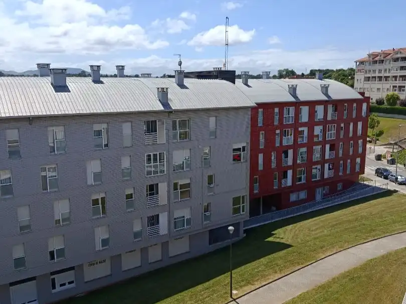 Piso en venta en Valdredo, 9, El Carbayedo - El Quirinal Vista exterior de Piso en venta en Avilés con Calefacción y Trastero