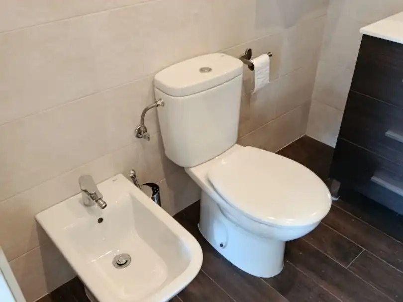 Piso en venta en Valdredo, 9, El Carbayedo - El Quirinal Baño de Piso en venta en Avilés con Calefacción y Trastero