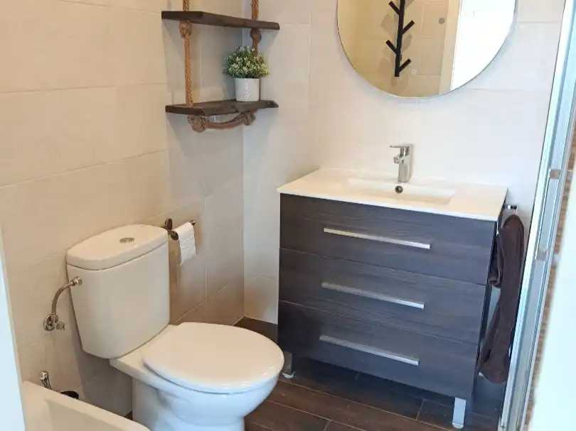 Piso en venta en Valdredo, 9, El Carbayedo - El Quirinal Baño de Piso en venta en Avilés con Calefacción y Trastero
