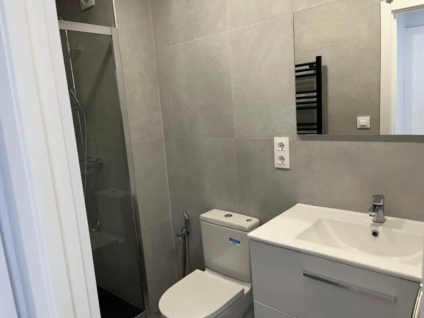 Flat for sale in Carrer de L'hospitalet, 23, Centre - Can Nadal Bathroom of Flat for sale in Sant Feliu de Llobregat with Balcony