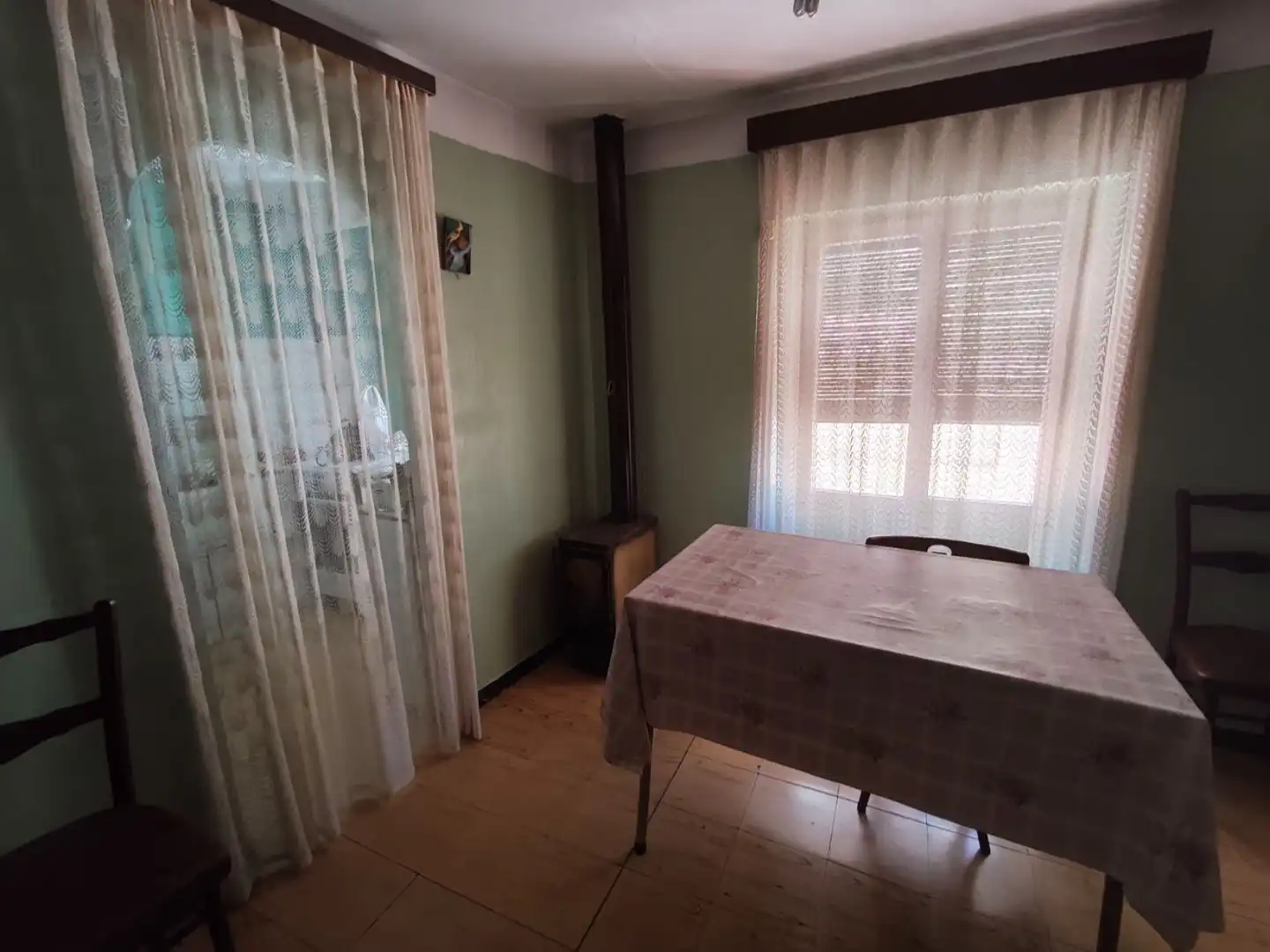 Finca rústica en venta en Calle Portazas, 10, Castejón de Valdejasa Comedor de Finca rústica en venta en Castejón de Valdejasa con Trastero y Amueblado