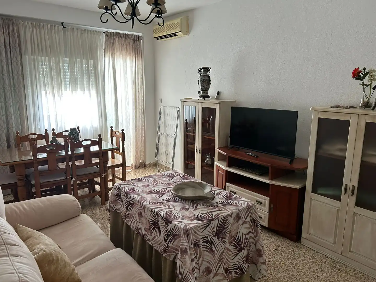 Habitació a Calle Real de Utrera, 23, Centro - Doña Mercedes Habitació a Calle Real de Utrera, 23, Centro - Doña Mercedes