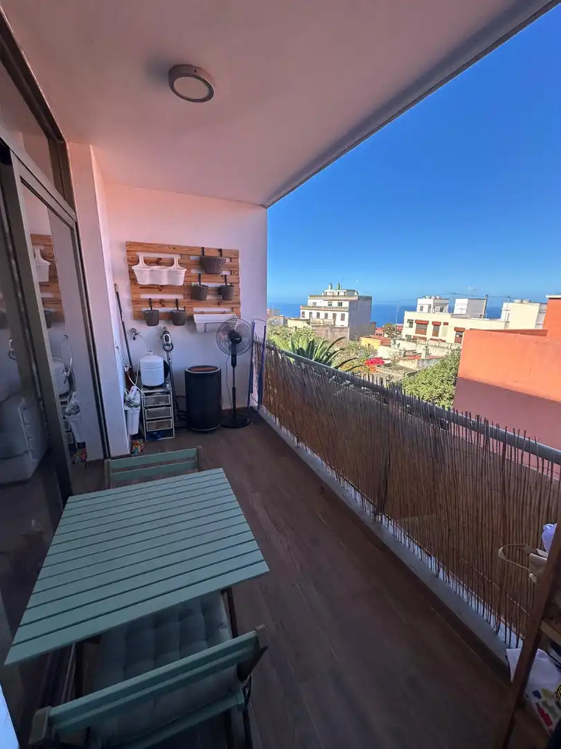 Piso en venta en Carretera Vieja, La Vera - El Farrobillo - Tosca de Ana María Terraza de Piso en venta en Santa Úrsula con Parquet, Terraza y Trastero