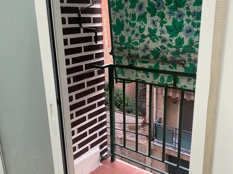 Room in Carrer de Joaquin Navarro, 16, L'Eixereta Balcony of Flat for share in Burjassot with Furnished and Balcony