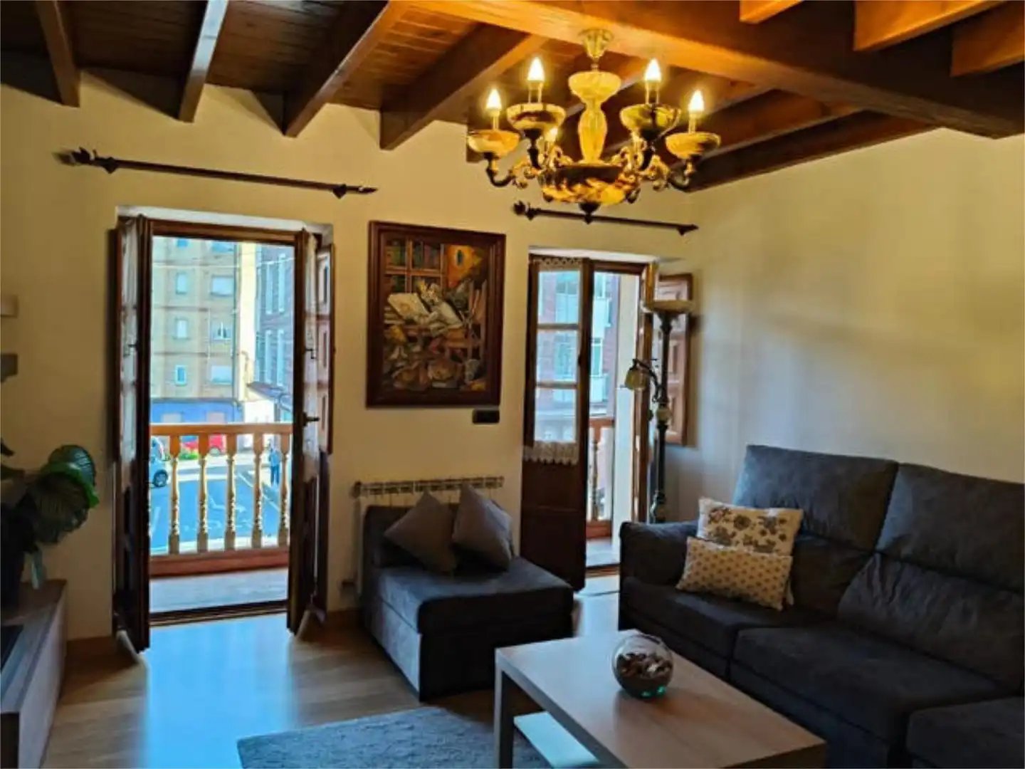 Casa o chalet de alquiler en La Pola Siero Sala de estar de Casa o chalet de alquiler en Siero con Terraza y Amueblado
