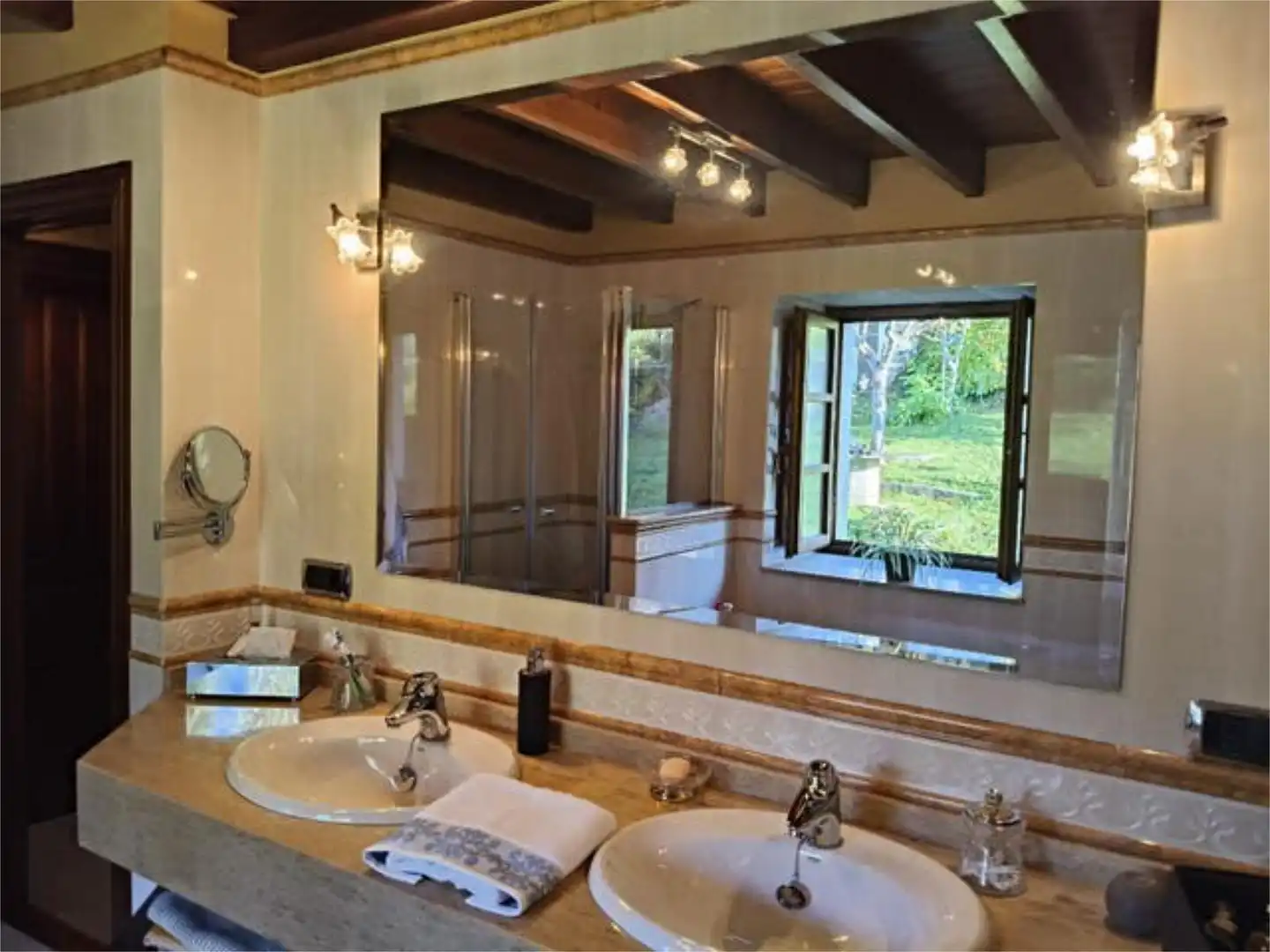 Casa o chalet de alquiler en La Pola Siero Baño de Casa o chalet de alquiler en Siero con Terraza y Amueblado