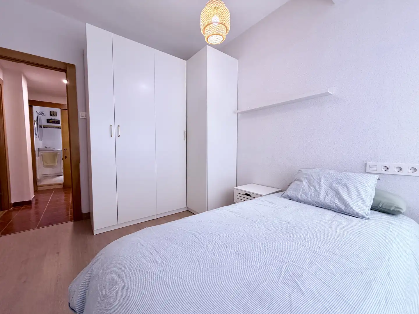 Flat for rent in Avenida Manuel Llaneza, 66, Barrio del Centro Bedroom of Flat for rent in Gijón with Heating, Parquet flooring and Terrace