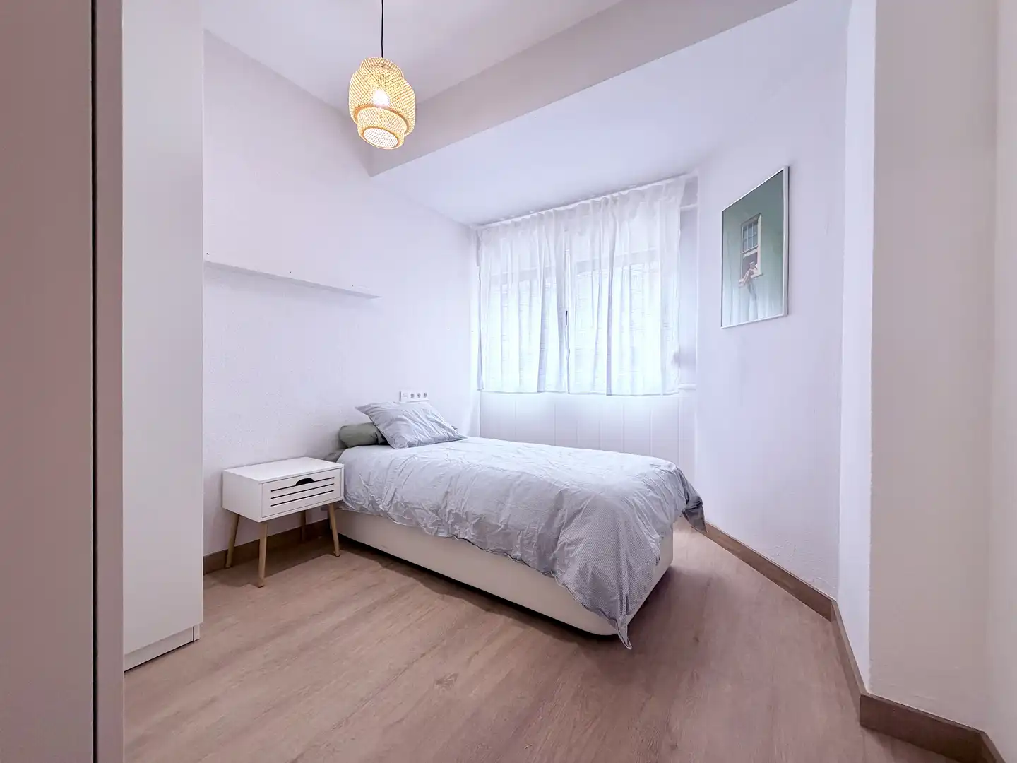 Flat for rent in Avenida Manuel Llaneza, 66, Barrio del Centro Bedroom of Flat for rent in Gijón with Heating, Parquet flooring and Terrace