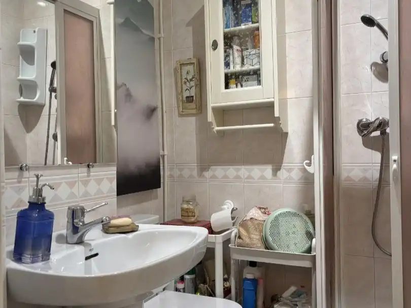 Flat for sale in Calle Canoa, 5, Alameda de Osuna Bathroom of Flat for sale in Madrid with Air Conditioner, Heating and Parquet flooring