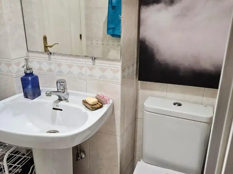 Flat for sale in Calle Canoa, 5, Alameda de Osuna Bathroom of Flat for sale in Madrid with Air Conditioner, Heating and Parquet flooring