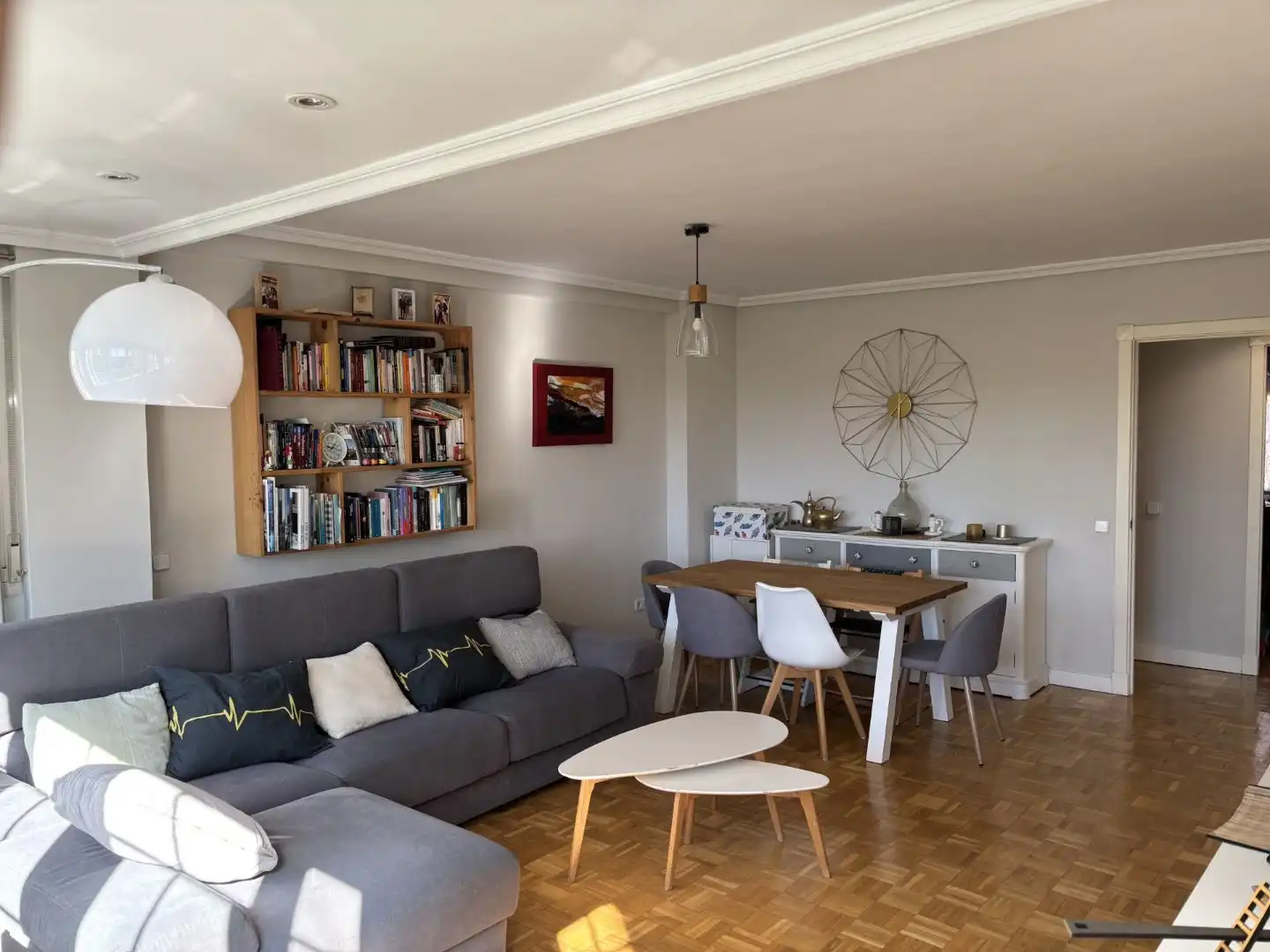 Flat for sale in Calle Canoa, 5, Alameda de Osuna Living room of Flat for sale in Madrid with Air Conditioner, Heating and Parquet flooring