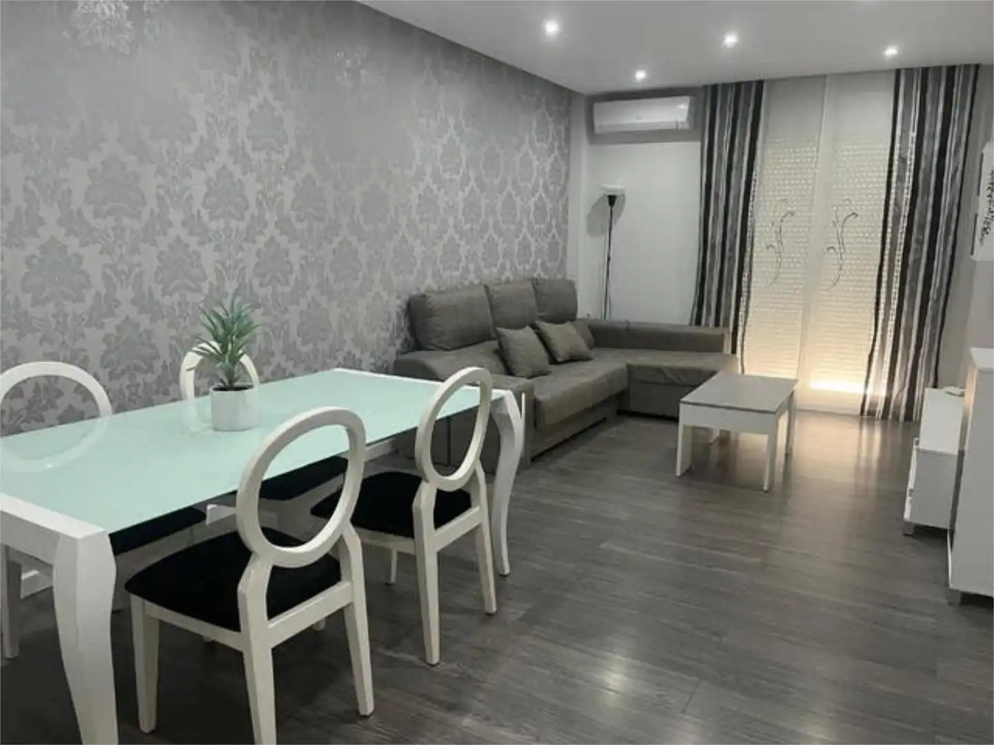 Wohnung zur Miete in Villanueva de la Serena Wohnzimmer von Wohnung zur Miete in Villanueva de la Serena mit Terrasse und Möbliert