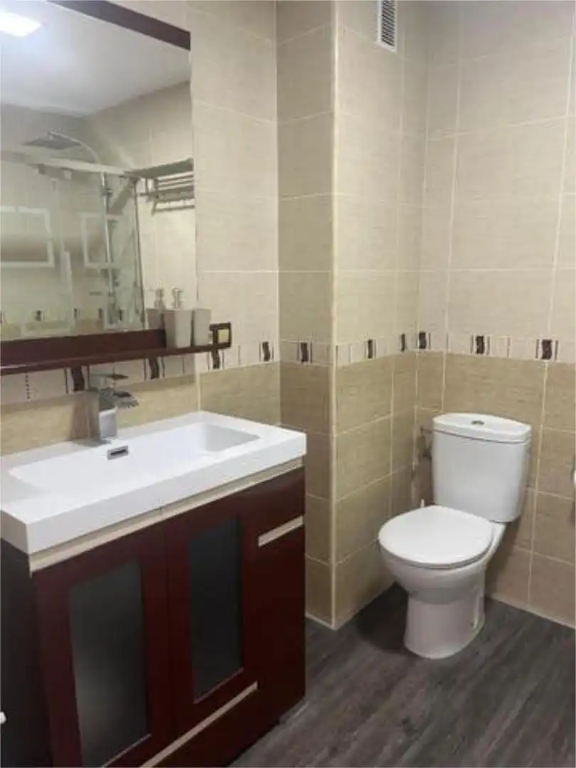 Wohnung zur Miete in Villanueva de la Serena Badezimmer von Wohnung zur Miete in Villanueva de la Serena mit Terrasse und Möbliert
