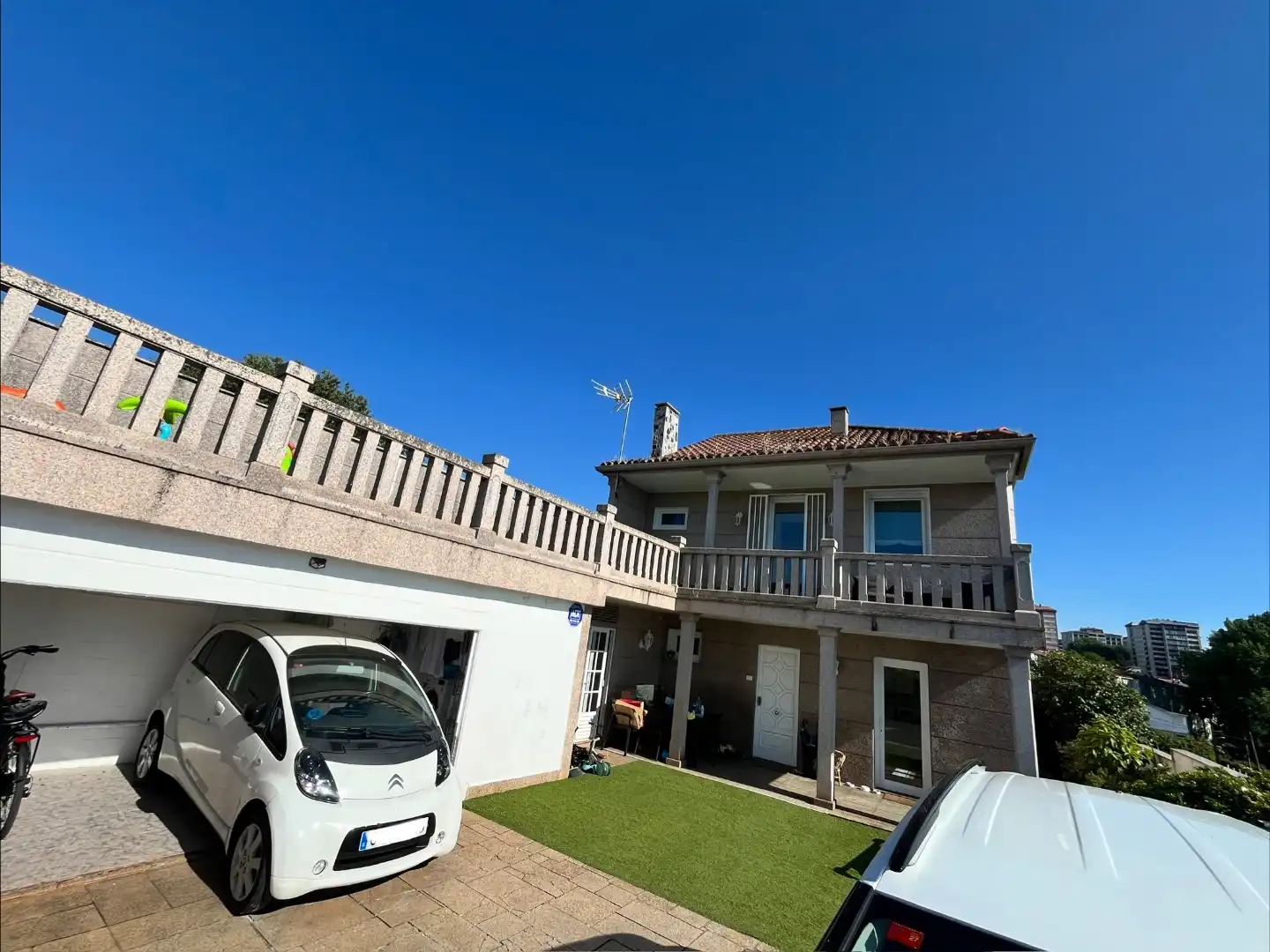 Houses for sale in Coia Exterior view of Houses for sale in Vigo with Heating, Private garden and Parquet flooring