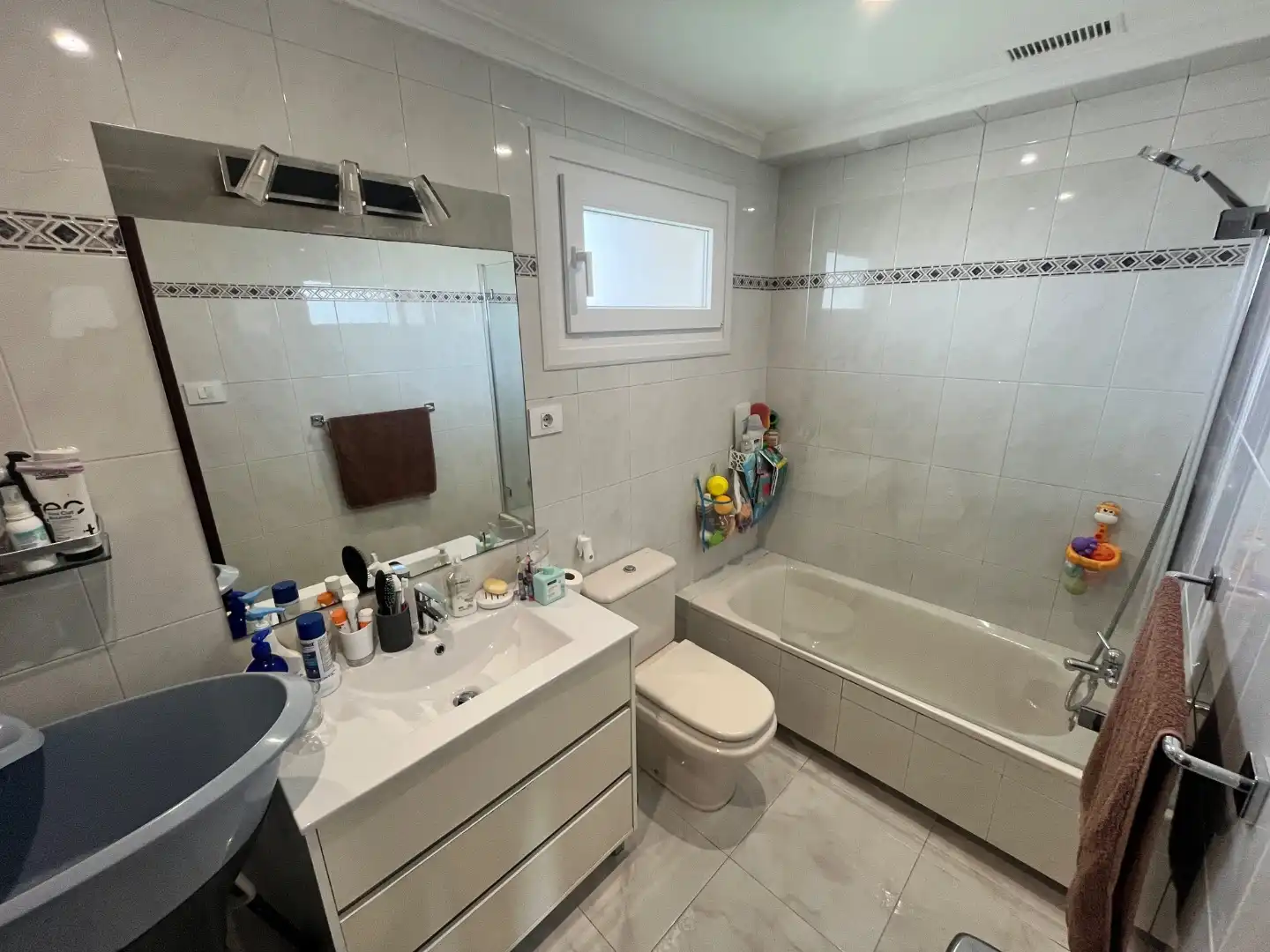 Houses for sale in Coia Bathroom of Houses for sale in Vigo with Heating, Private garden and Parquet flooring